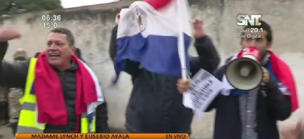 Trabajadores piden que bajen el precio del combustible - SNT