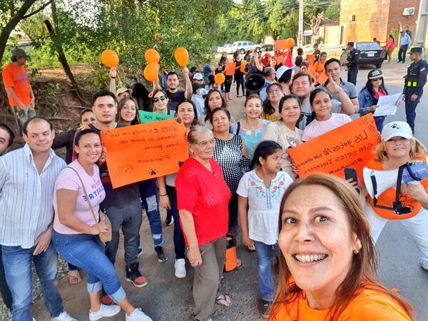 Crónica / Animaleros protestaron frente a la iglesia del "Profeta" anti-gatos