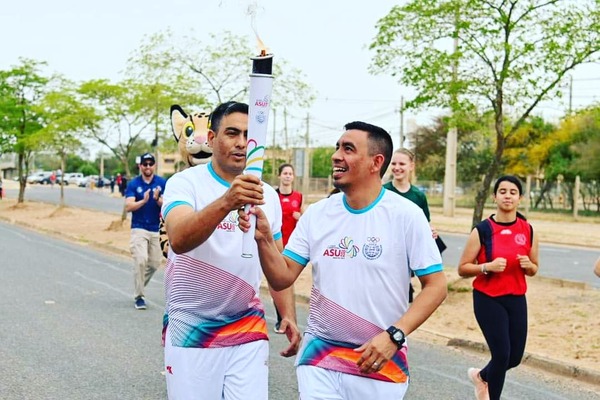Integrante del equipo de la RCC, participó en el recorrido de la antorcha de los Juegos ASU2022 en el Chaco