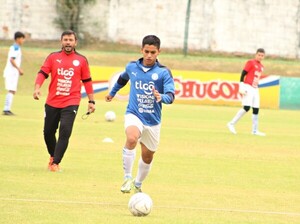 La Albirroja Sub 15 activó en Ypané - APF