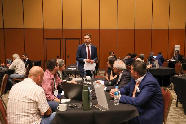 Proyectos del sector energético fueron los más abordados en la rueda de negocios del Invest in Paraguay - MarketData