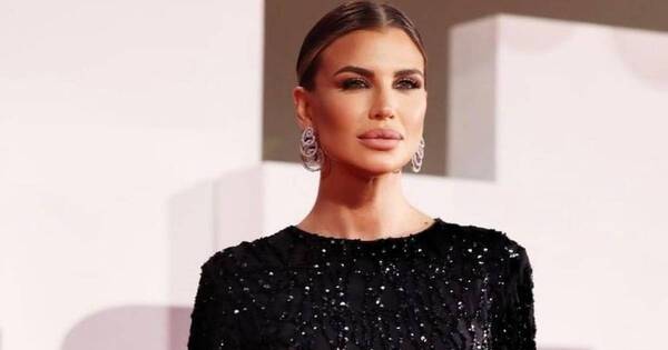 La Nación / Claudia Galanti brilló en la alfombra roja del Festival de Venecia