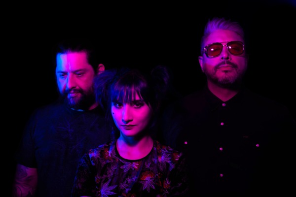 Cielo Ambar presentó su nuevo tema "Jamás es suficiente" - trece