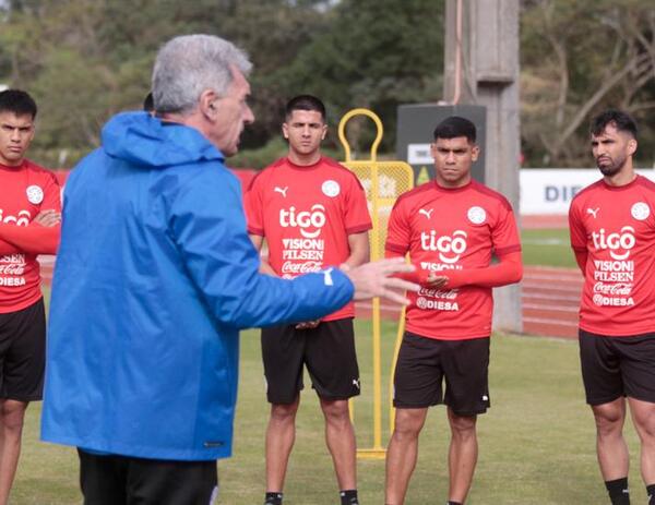 La Selección Nacional se prepara para el amistoso ante México - trece