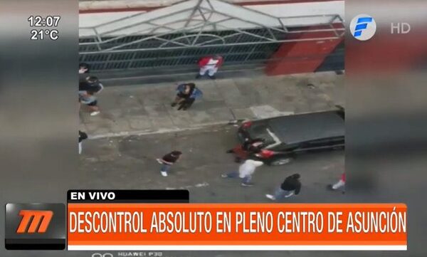 Descontrol absoluto en pleno centro de Asunción | Telefuturo