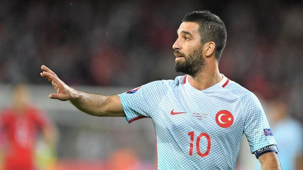 Arda Turan anuncia su retirada del fútbol