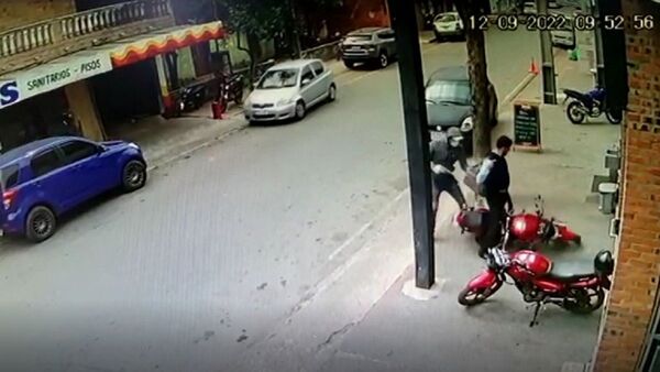 Roban G. 94 millones al empleado de una pollería