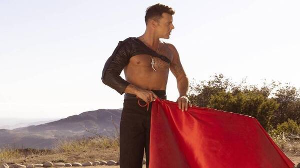 Crónica / Ricky Martin tendrá que "torear" una nueva denuncia por agresión sexual