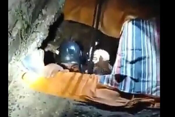 Niña de 3 años cayó a un pozo, su papá se tiró a rescatarla y ambos quedaron atrapados