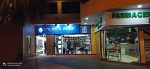 A balazos, violentan blindex y hurtan en comercio en Hohenau