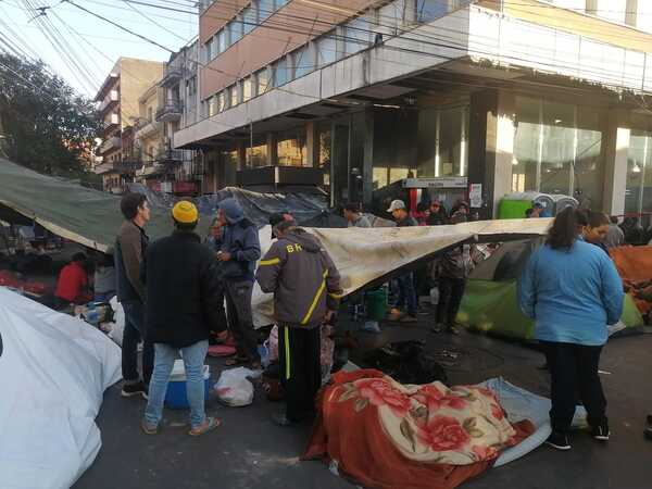 Diario HOY | Campesinos inician protesta por tiempo indefinido en microcentro