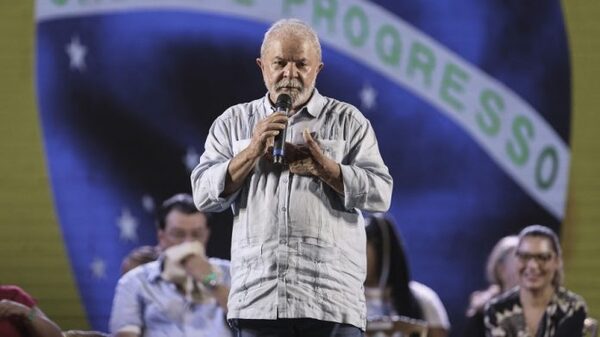 Lula prometió que «el pueblo va a volver a comer» y criticó a Bolsonaro