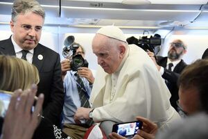 Guiño del papa Francisco a Pekín: “Estoy siempre dispuesto a ir a China” - Mundo - ABC Color