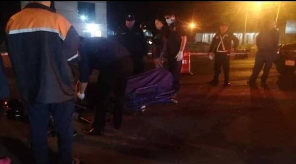 Crónica / Un policía muerto y otro gravemente herido dejó vairo accidente