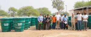 AbE Chaco entregó tanques de agua a comunidad indígena de Campo Loa