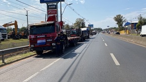 Grueros y tumberos se manifiestan frente al ex Aratiri