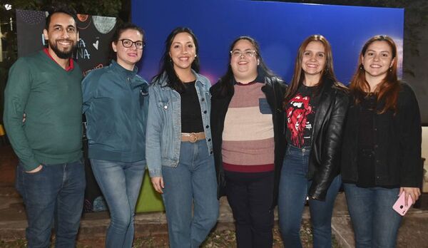 Feria “Barriguita llena” de colaboradores de Teletón - Sociales - ABC Color