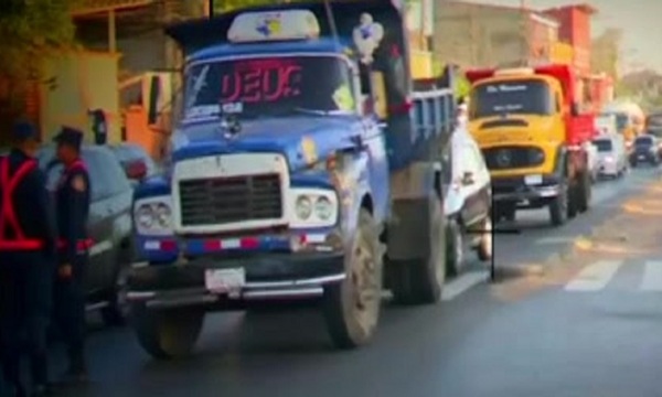 Caos y tensión en protestas de camiones - SNT