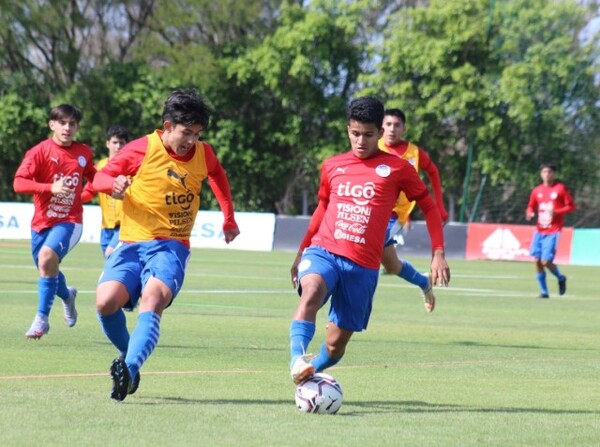 La Albirroja Sub 17 concluyó microciclo en Ypané - APF