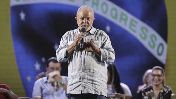 Lula en su campaña acusó a Bolsonaro de no gobernar