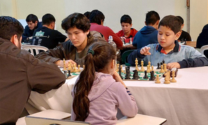 Exitoso torneo de integración de ajedrez en Coronel Oviedo - OviedoPress