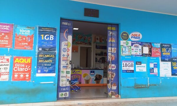 Hurtan dinero y aparatos celulares de un local comercial en CDE