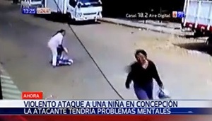 Mujer ataca a niña y la tira al pavimento en Concepción - Paraguaype.com