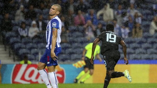 Brujas saca los colores al Oporto en Do Dragão