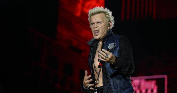 La Nación / Billy Idol, leyenda del rock, canta este jueves en Asunción