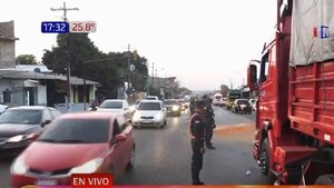 Camioneros cierran jornada marchando en caravana sobre Acceso Sur | Noticias Paraguay