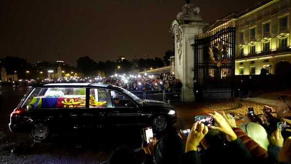 Diario HOY | Los restos de Isabel II llegan al palacio de Buckingham