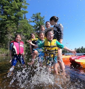 Familia canadiense recorre el mundo antes de que sus hijos queden ciegos - Unicanal