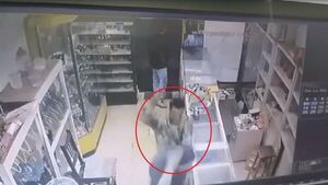 Supuesto militar y su cómplice protagonizan violento asalto en CDE