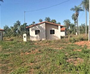 Más de 30 viviendas del MUVH están abandonadas y saturadas de yuyales en Acahay - Nacionales - ABC Color