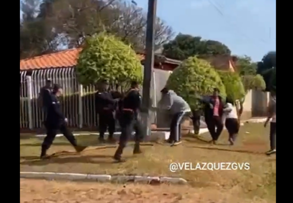 Diario HOY | Policía dice que camioneros cerraron la ruta en Itá y estaban munidos con palos y piedras