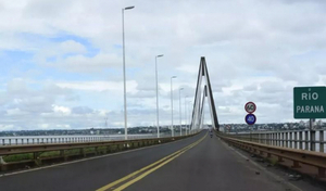 Pareja de alemanes fue detenida en el puente con una menor sin documentos