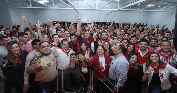 La Nación / Cartes instó a los jóvenes a participar activamente