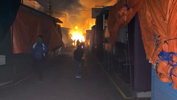 Controlan incendio de grandes proporciones en el Mercado 4