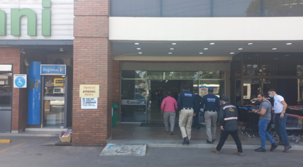 Allanan supermercado y encuentran mercaderías ingresadas de contrabando