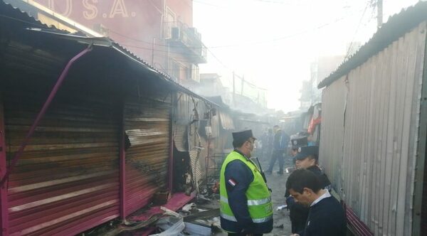 Presumen que incendio en Mercado 4 fue provocado