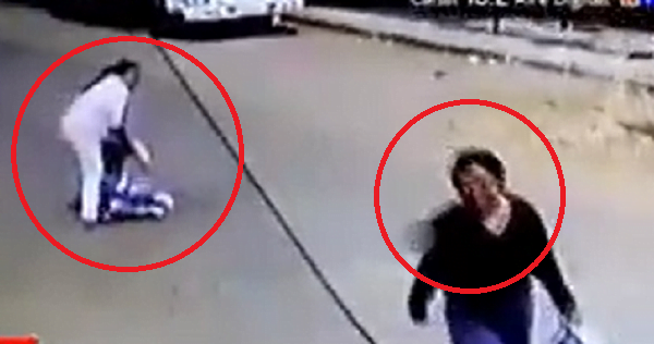 Mujer ataca a niña y la tira al pavimento en Concepción - Noticiero Paraguay