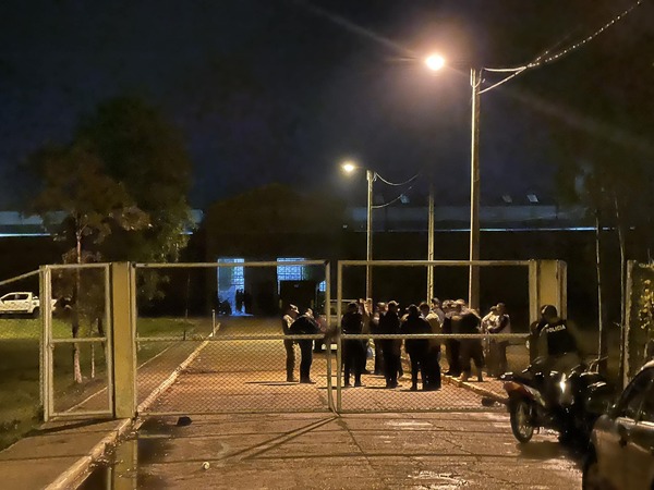 Buscan arma homicida tras motín en Penal de Concepción