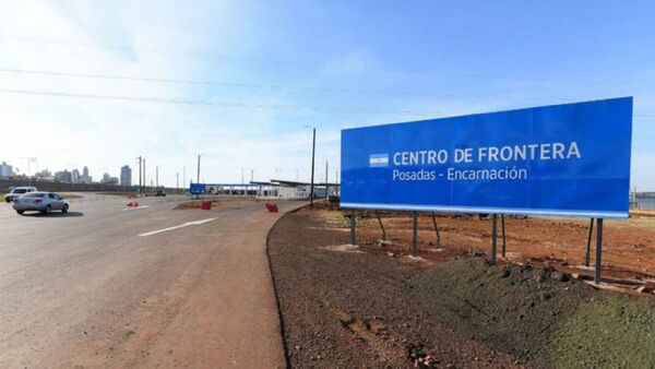 Intentan cruzar a Encarnación con un bebé sin documentos