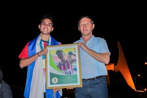 Joven campeón sudamericano fue condecorado por la comuna y población filadelfiana