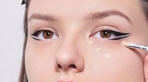 Dagger eyeliner: el delineado para una mirada de impacto