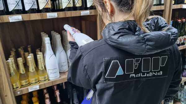 Se inicia operativo para combatir contrabando de vinos en la frontera - La Clave