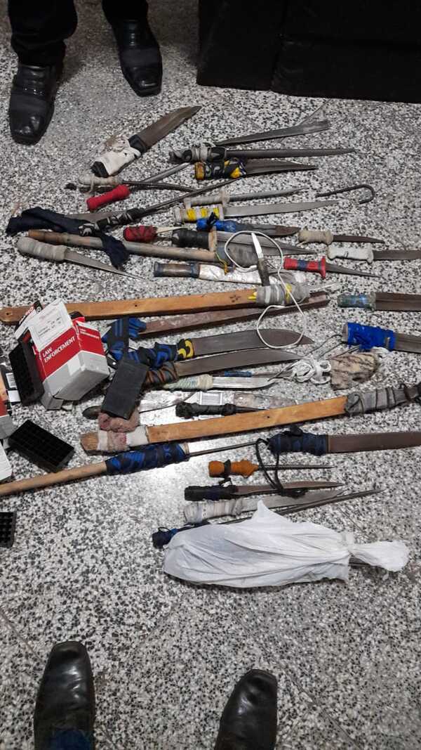 Justicia investigará cómo llegaron las armas en poder de los reos amotinados - ADN Digital