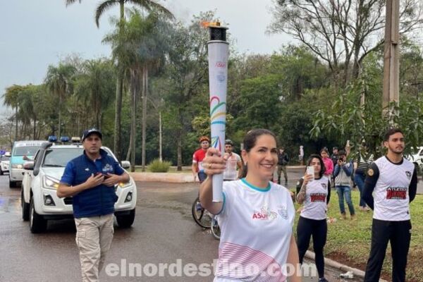 Intendente Municipal de Pedro Juan Caballero Carolina Yunis portó la antorcha de los Juegos Suramericanos Asunción 2022