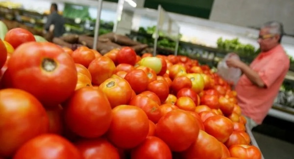 Diario HOY | Titular de Capasu niega venta de tomates de contrabando "mezclados" con los de origen local