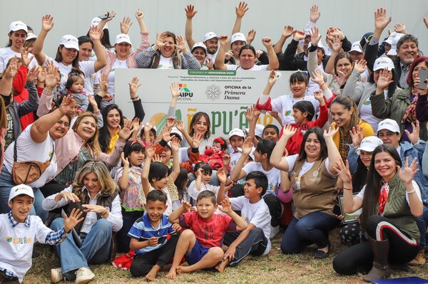 Mujeres de Guarambaré fueron capacitadas y comienzan a emprender con nuevo centro de producción “Ñapu’ake” - .::Agencia IP::.